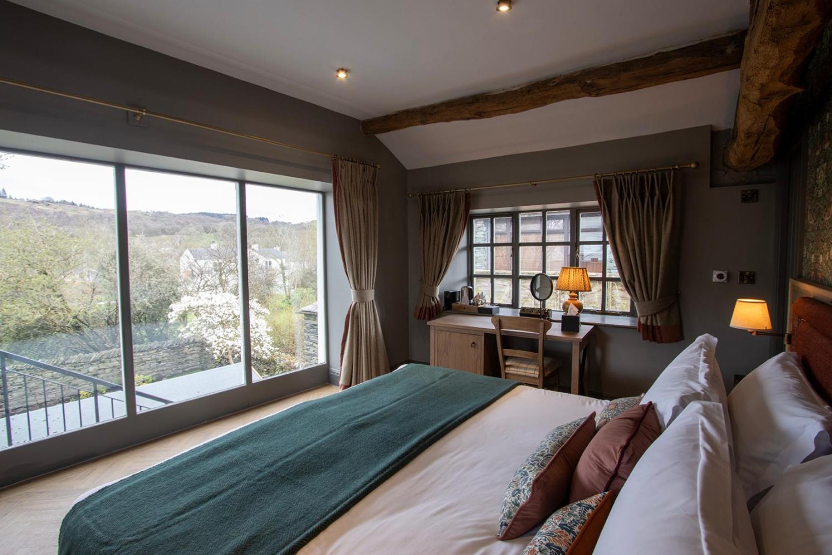 Queens Head & Restaurant 4*