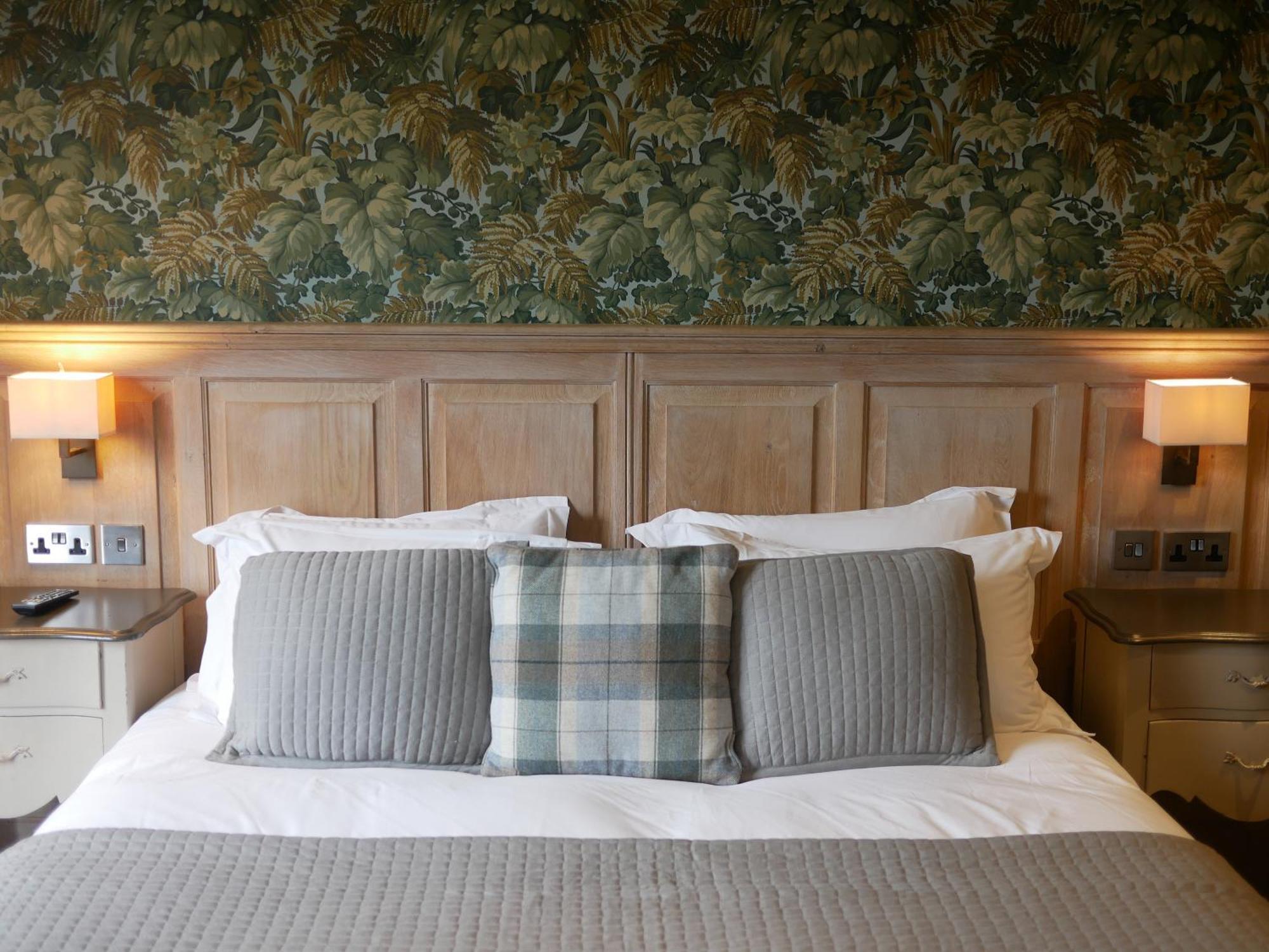 Queens Head & Restaurant Guest house
